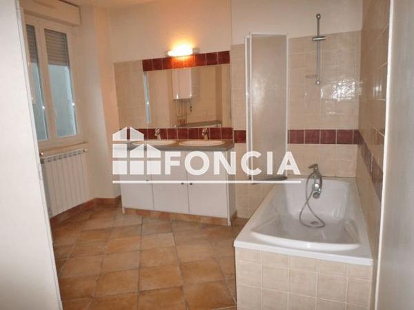 Location Appartement 3 pièces 80.7 m² - 1 RUE POISE Nimes 30000