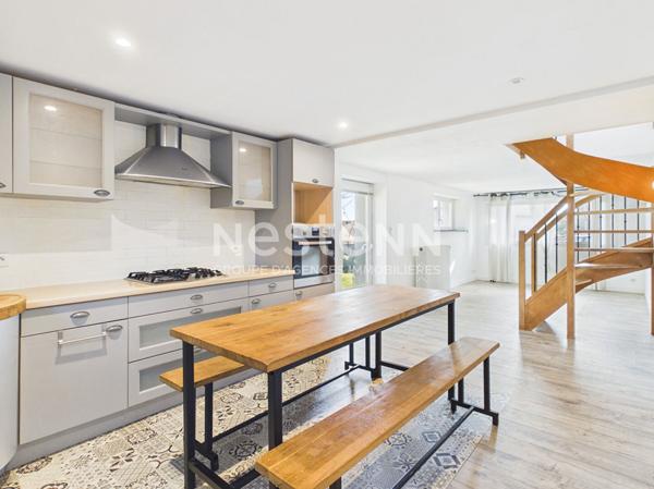 A Aurillac, quartier du Stade, Appartement en duplex de 5 pièces de 109 m², avec garage.