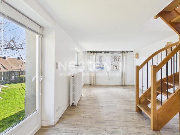 A Aurillac, quartier du Stade, Appartement en duplex de 5 pièces de 109 m², avec garage.