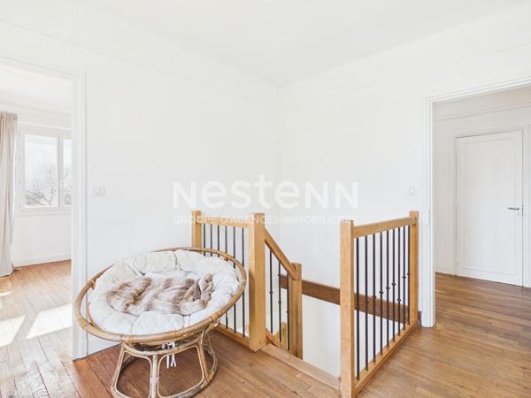 A Aurillac, quartier du Stade, Appartement en duplex de 5 pièces de 109 m², avec garage.