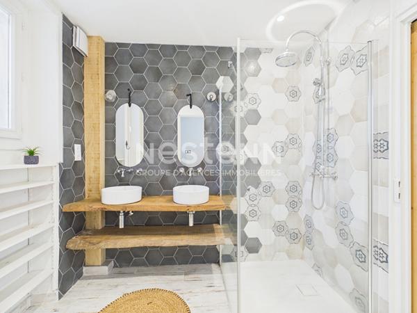 A Aurillac, quartier du Stade, Appartement en duplex de 5 pièces de 109 m², avec garage.