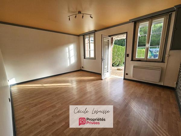 Maison 4 pièces avec terrasse, petit jardin et espace de stationnement