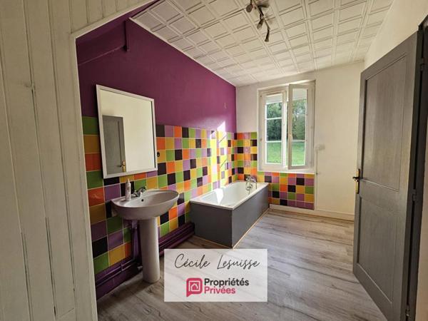 Maison 4 pièces avec terrasse, petit jardin et espace de stationnement