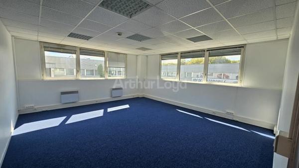 BUREAUX à VENDRE de 426 m²