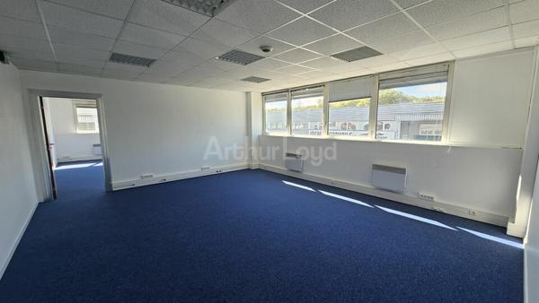 BUREAUX à VENDRE de 426 m²