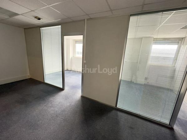 BUREAUX à VENDRE de 426 m²