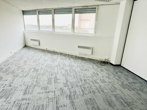 BUREAUX à VENDRE de 426 m²