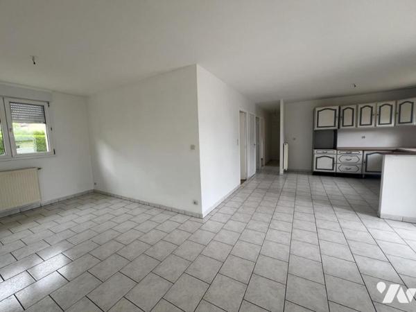 TESSE FROULAY, proche BAGNOLES DE L'ORNE, plain-pied 3 chambres avec garage et jardin