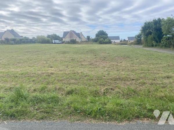 Au calme beau terrain de 702 m² (B754)