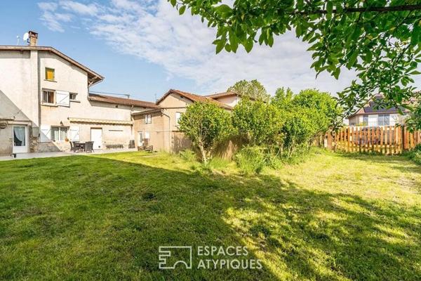 Maison de village avec studio indépendant et jardin au coeur du beaujolais
