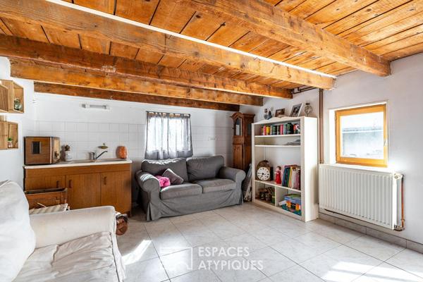 Maison de village avec studio indépendant et jardin au coeur du beaujolais