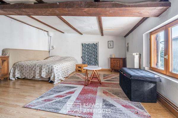 Maison de village avec studio indépendant et jardin au coeur du beaujolais