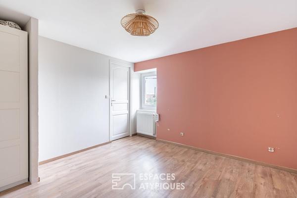 Maison de village avec studio indépendant et jardin au coeur du beaujolais
