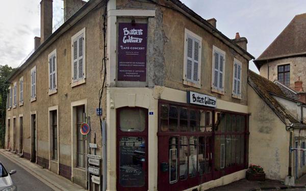 Maison à vendre    4 pièces •  Ainay-le-Château