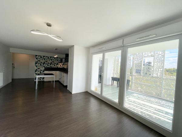VILLENAVE D'ORNON - Appartement 3 pièces - 67m2 - 2 chambres - Terrasse - Parking couvert