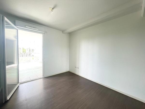 VILLENAVE D'ORNON - Appartement 3 pièces - 67m2 - 2 chambres - Terrasse - Parking couvert