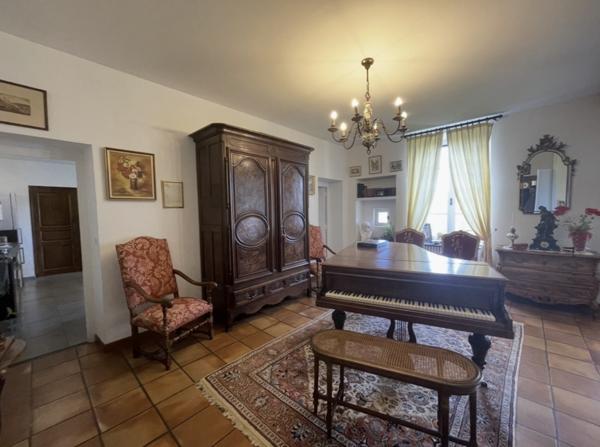 MAISON DE CARACTÈRE 180 M2 À 10 MINUTES DE RODEZ LA LOUBIÈRE (12740) La Loubière (12740)