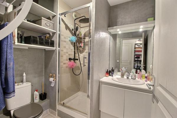 Appartement Marseille de type 4 de 80m² avec 2 grandes terrasses, garage double et place privative