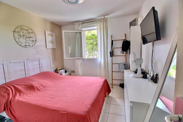 Appartement Marseille de type 4 de 80m² avec 2 grandes terrasses, garage double et place privative