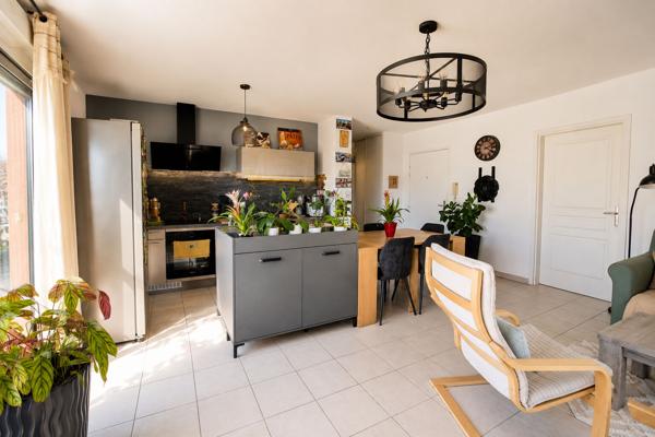 Appartement Marseille de type 4 de 80m² avec 2 grandes terrasses, garage double et place privative
