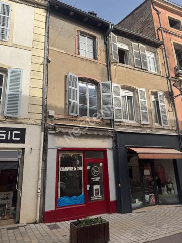 Local commercial avec appartement T2 ? Emplacement n°1 ? 31 avenue de la République à TOURNUS