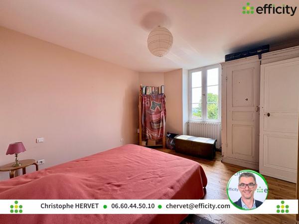Maison
         8 pièces
        - 210 m² 350 000 € *