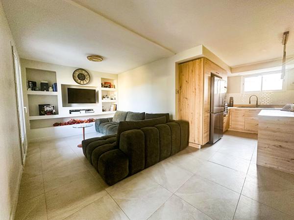 À VENDRE EN EXCLUSIVITE 13610 LE PUY SAINTE REPARADE MAISON PLAIN PIED TYPE 3 / 4 PIECES D'ENVIRON 84M² AVEC JARDIN