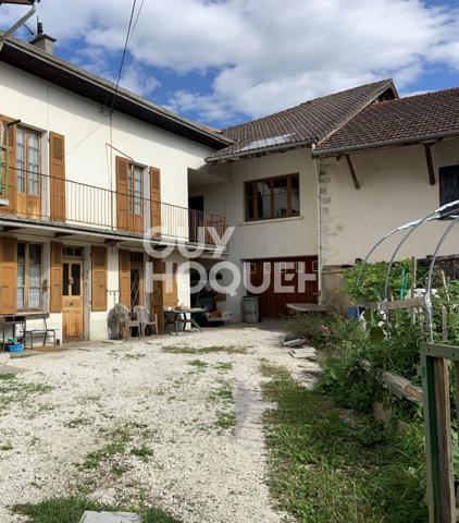 Barraux Maison de village + grange