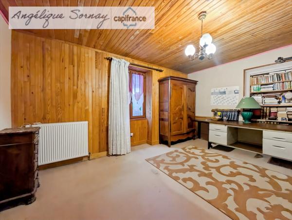 Charmante maison en pierre – 157 m² habitables – Terrain de 1 029 m² – VERCIA / VAL SONNETTE