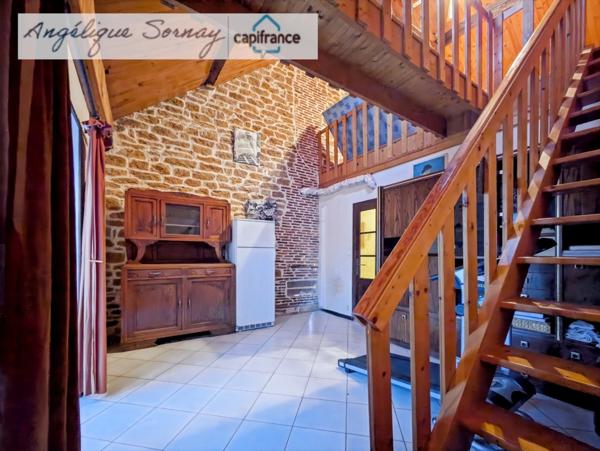 Charmante maison en pierre – 157 m² habitables – Terrain de 1 029 m² – VERCIA / VAL SONNETTE