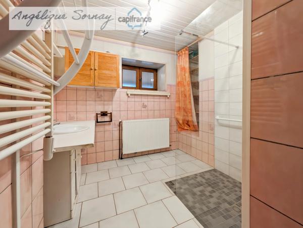 Charmante maison en pierre – 157 m² habitables – Terrain de 1 029 m² – VERCIA / VAL SONNETTE