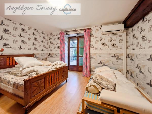 Charmante maison en pierre – 157 m² habitables – Terrain de 1 029 m² – VERCIA / VAL SONNETTE