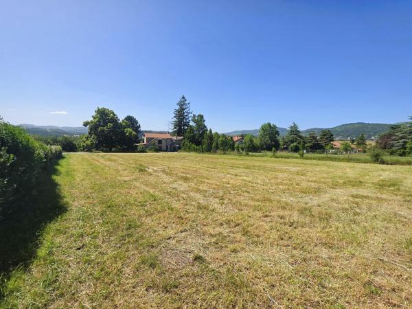 Terrain à bâtir de 1 228 m² à Vernoux-en-Vivarais – Vue dégagée et environnement privilégié