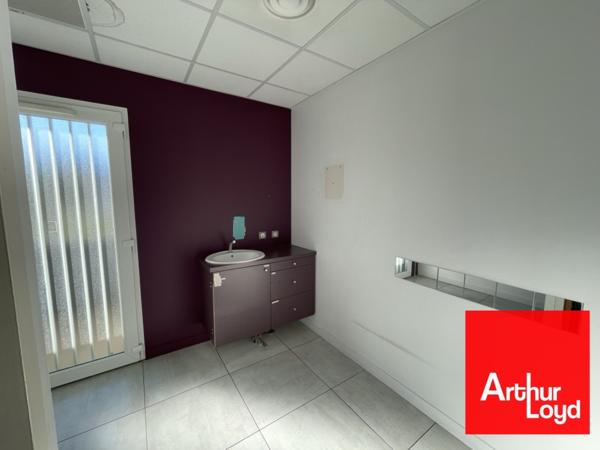 Bureaux à louer 180 m² ERP PMR à Saint-Gély-du-Fesc avec parking