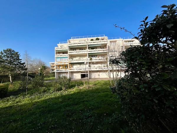 Vente Appartement40 m² - 2 Pièces - CENON (33150)