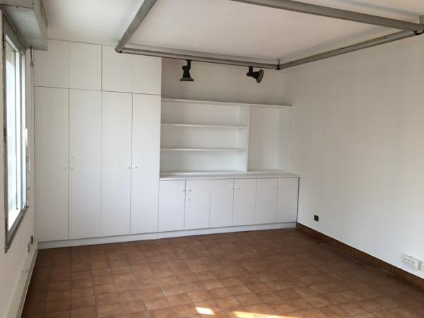 Bureaux rénovés à louer à Valence avec salle de réunion et parkings