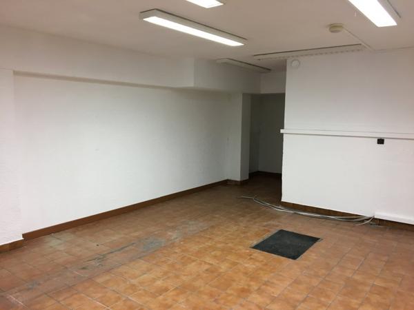 Bureaux rénovés à louer à Valence avec salle de réunion et parkings