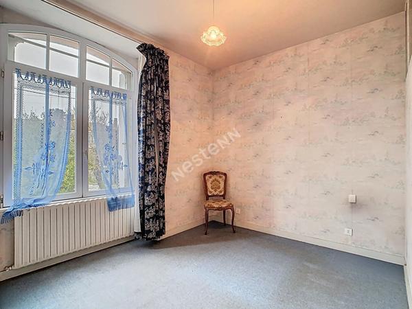 Découvrez cet ancien relais service, situé au coeur du bourg de Montfaucon, à seulement 3 km de l'axe Nantes Cholet , à proximité des commodités et à 12 minutes de Clisson