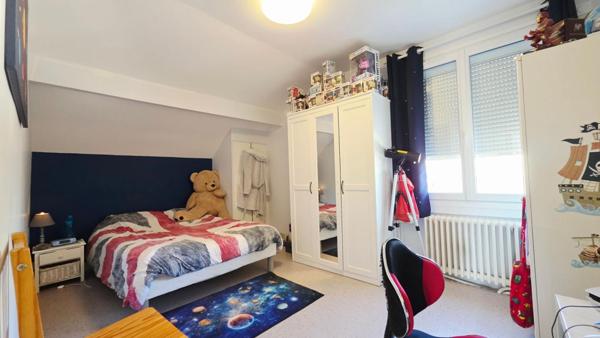 BOURGES MAISON DE 139M² ENVIRON 5 CHAMBRES JARDIN SOUS-SOL