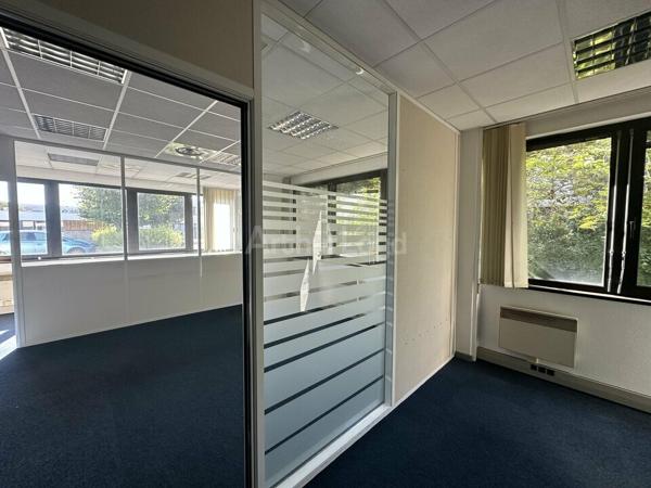 BUREAUX à LOUER de 361 m²