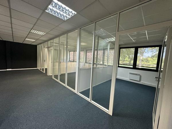 BUREAUX à LOUER de 361 m²