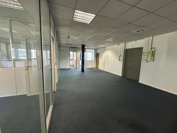 BUREAUX à LOUER de 361 m²