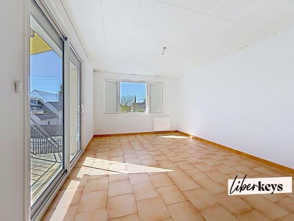 METTRAY – Maison familiale avec 4 chambres, sous-sol et grenier – Terrain 876 m²
