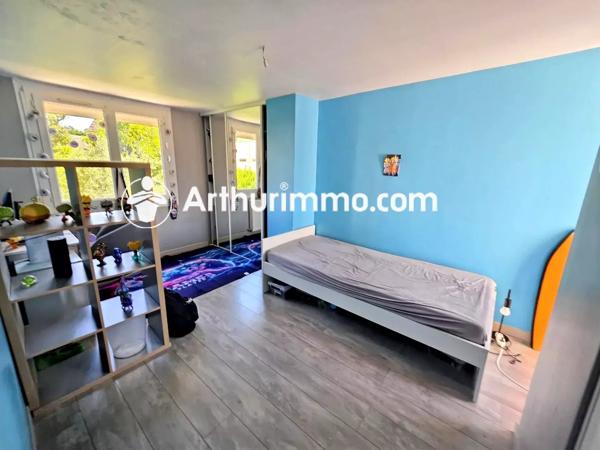Vente                                                      Maison
                        
                     5 pièces                      105 m2                     à Savigny-le-Temple