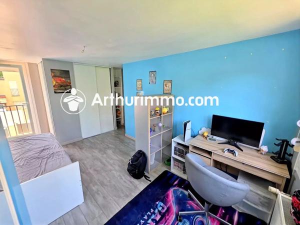 Vente                                                      Maison
                        
                     5 pièces                      105 m2                     à Savigny-le-Temple