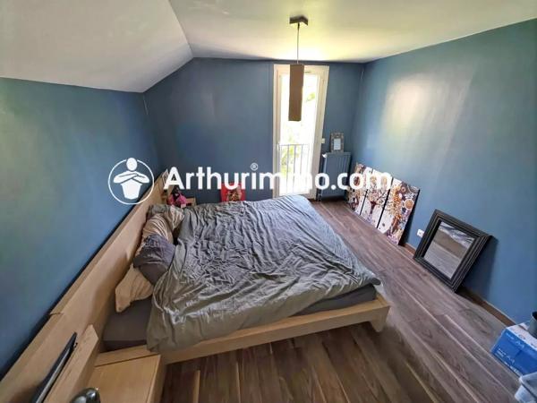 Vente                                                      Maison
                        
                     5 pièces                      105 m2                     à Savigny-le-Temple