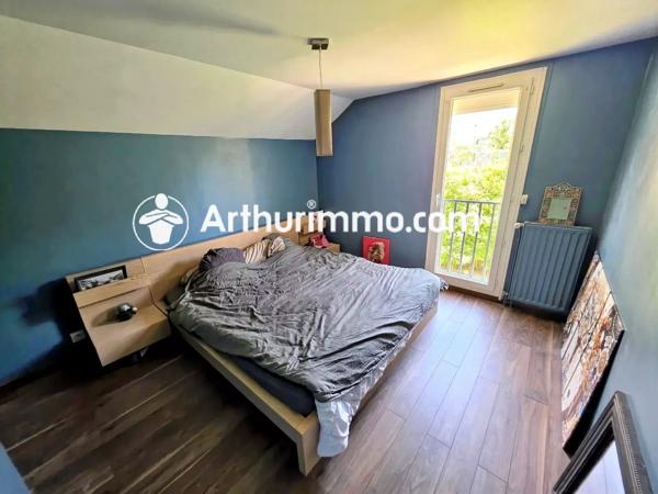 Vente                                                      Maison
                        
                     5 pièces                      105 m2                     à Savigny-le-Temple