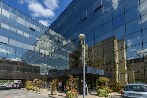 Bureaux à louer Cergy surfaces rénovées proche 3 Fontaines