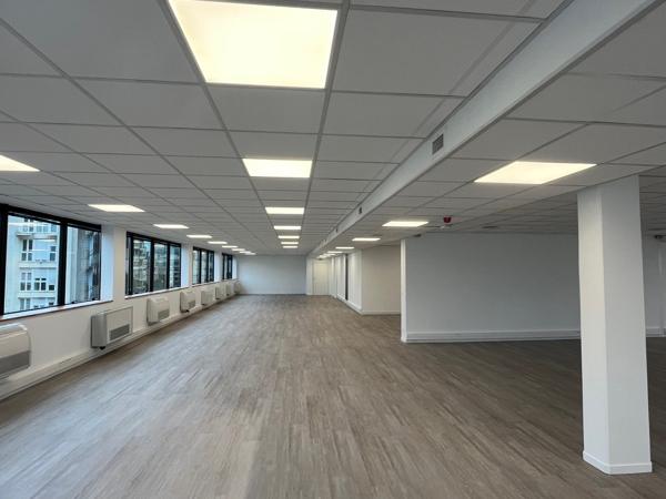 Bureaux à louer Cergy surfaces rénovées proche 3 Fontaines