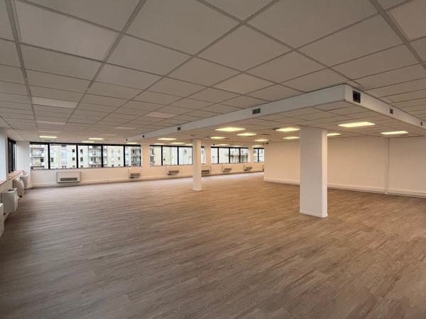 Bureaux à louer Cergy surfaces rénovées proche 3 Fontaines